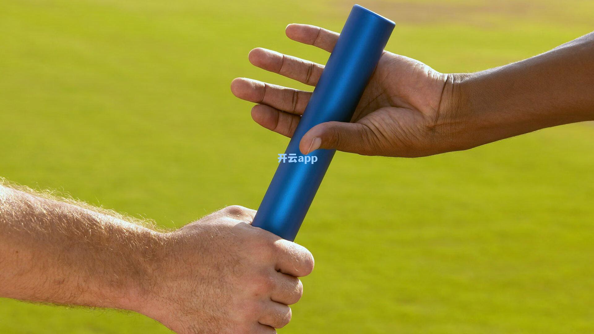 短跑新星闪耀全国锦标赛 破纪录夺冠引热议