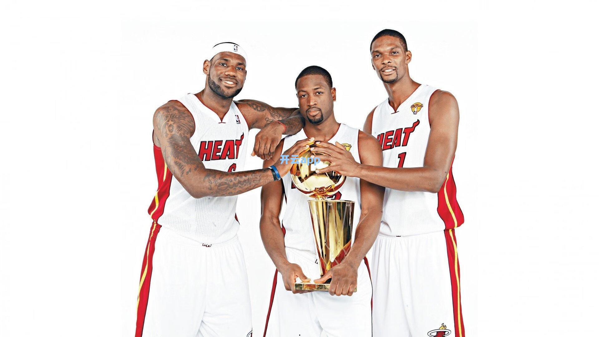 王哲林关键失误引争议，空篮失手与罚球不中成比赛转折点