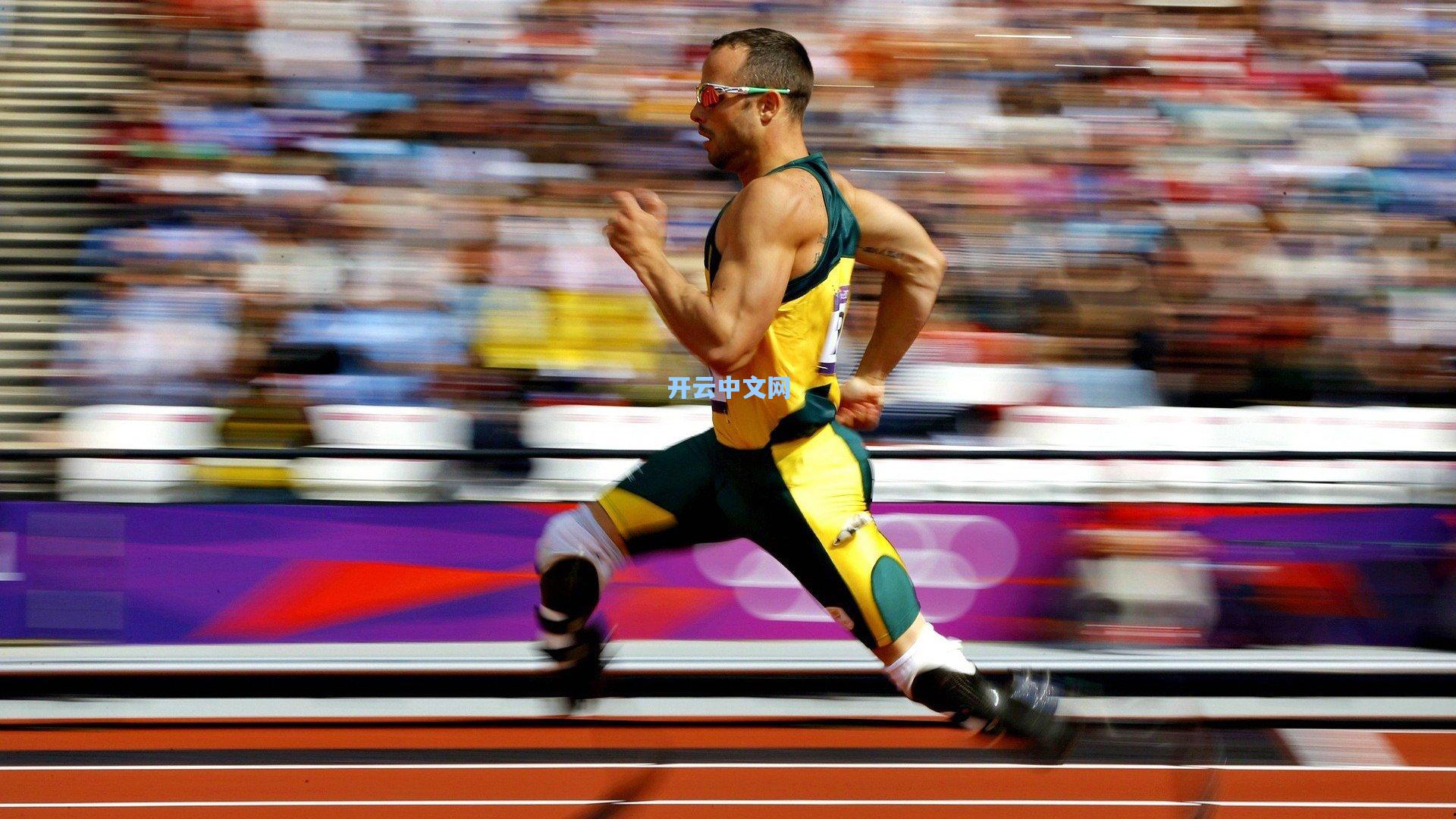 亚当盛赞麦克托米奈惊天倒钩，此球足与齐祖天外飞仙共载史册